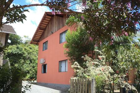 Hostel Dina & SuÃtes, Pomerode Hostel Dina & SuÃtes, Pomerode