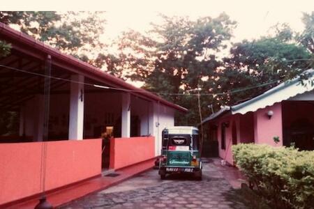 Kandalama Hostel