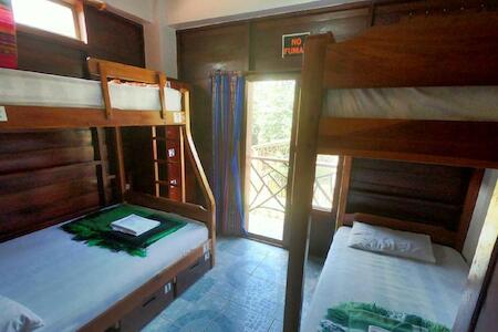Esperanto Bed & Breakfast Surf Hostel