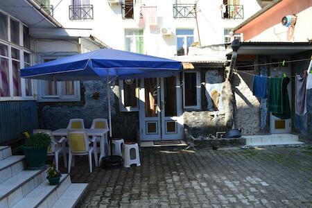 TJ+ Hostel, Batumi