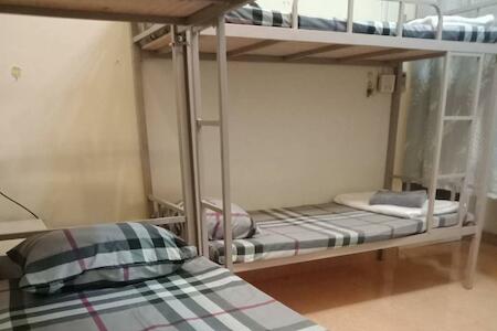 Best for Solo Traveler: มังกรเลโฮสเทล Mangkonlay Hostel, Ban Khlong Pak