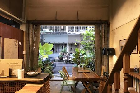 Boundary Hostel & Cafe