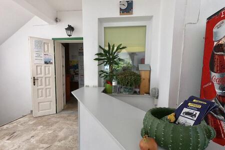 Fira Backpackers Place