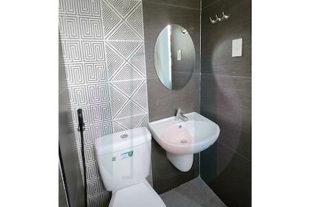 Ricres Hometel R3, Babak