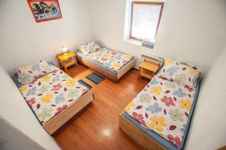 Hostel Rooms & Apartment Ceklin