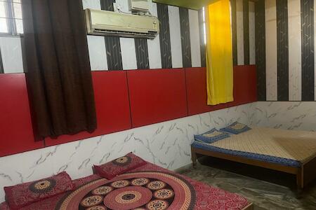 Sh Bar & Restaurant, Chirāwa