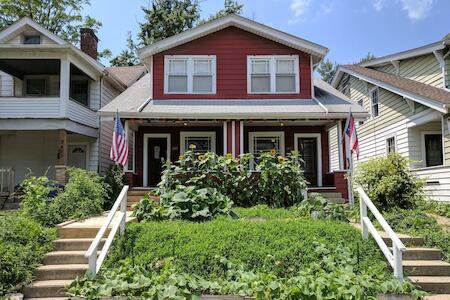 Best for Solo Traveler: The Wayfaring Buckeye Hostel, Columbus