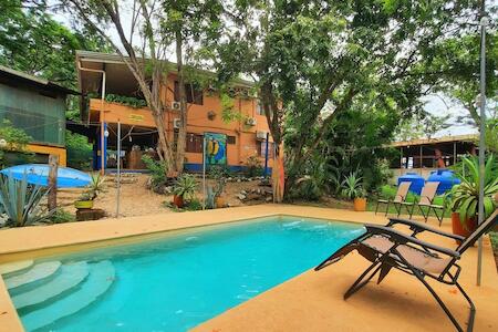 Casa Pura Vida Surf Hostel - Tamarindo Costa Rica, Tamarindo