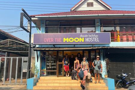 Best Party Hostel: Over The Moon Hostel, Ban Houayxay Best Party Hostel: Over The Moon Hostel, Ban Houayxay