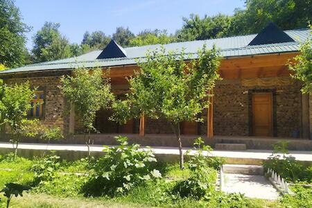 Yaxshigulhomestay, Yukary-Ukhum