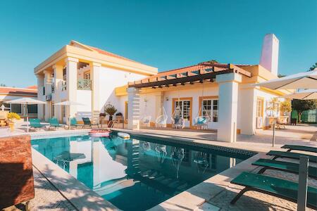 Cliff Surf House, A dos Cunhados