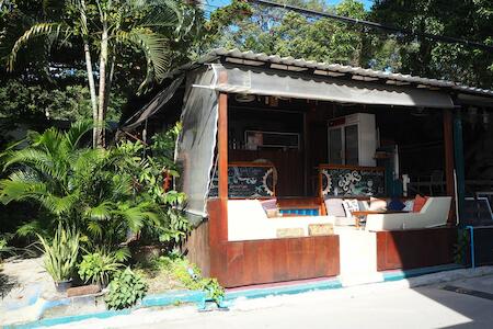 Sundaze Samet - Bar & Hostel