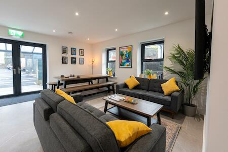 Best for Solo Traveler: Éalú Lodge, Sligo