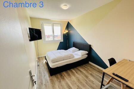 Chambre Meublée Dans Un Appartement En Colocation, La Celle-sous-Gouzon