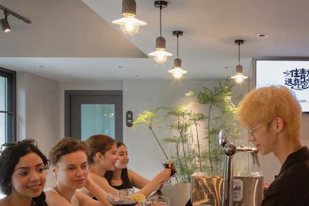 Best Party Hostel: Guangzhou Desti Youth Hostel - Rainbow Bridge Metro Station, Guangzhou
