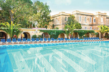 Best for Solo Traveler: Sc Club Village, Pembroke