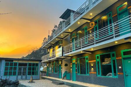 Best for Solo Traveler: Traverse Hostel, Kasol