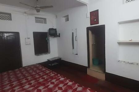 Rupak Rest House,Call 79031-58122 !Near deoghar Baba Mandir