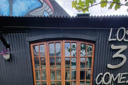 Los Tres Gomez Hostel, Capilla del Monte
