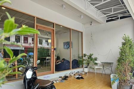 Kiko's Hostel, Thongsala