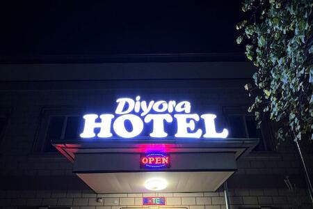 Diyora Hostel, Qŭyliq