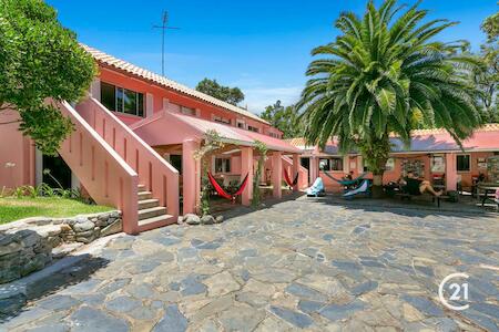 Best Party Hostel: Dolphins Beach House, Noosa