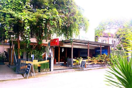 Poppies Senggigi Hostel, Senggigi