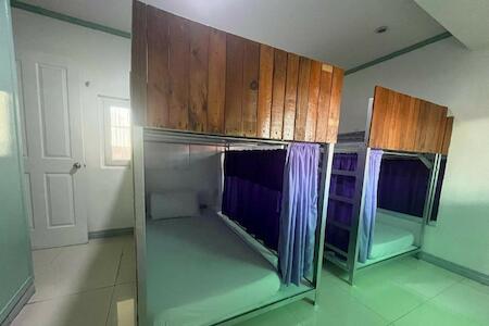 Best Party Hostel: Layover Guesthouse At 28 Fokker- Near Airport, Manila