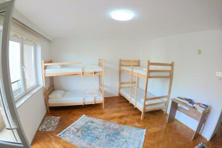Center House Hostel V2, Pristina