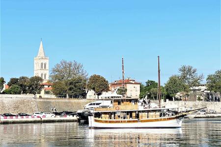 Best for Solo Traveler: Rhythm Floating Hostel, Zadar