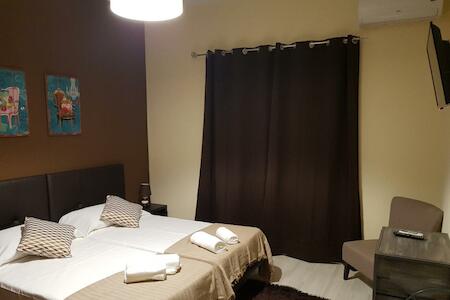 Best Party Hostel: Almancil Hostel, Almancil