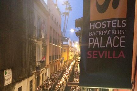 Oasis Backpackers' Palace, Seville