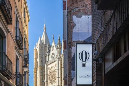 GLOBETROTTER HOSTEL, by Albany, León