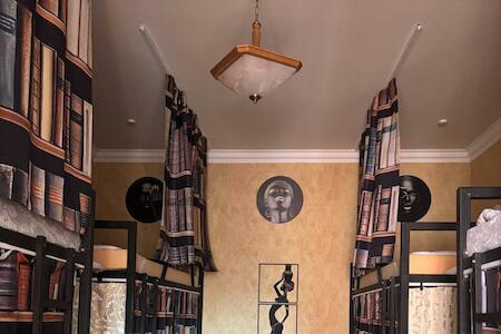 Pariss Library Hostel, Yerevan