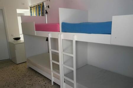 Fira Backpackers Place