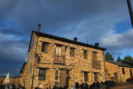 Best for Solo Traveler: Albergue Monte Irago, Foncebadón Best for Solo Traveler: Albergue Monte Irago, Foncebadón