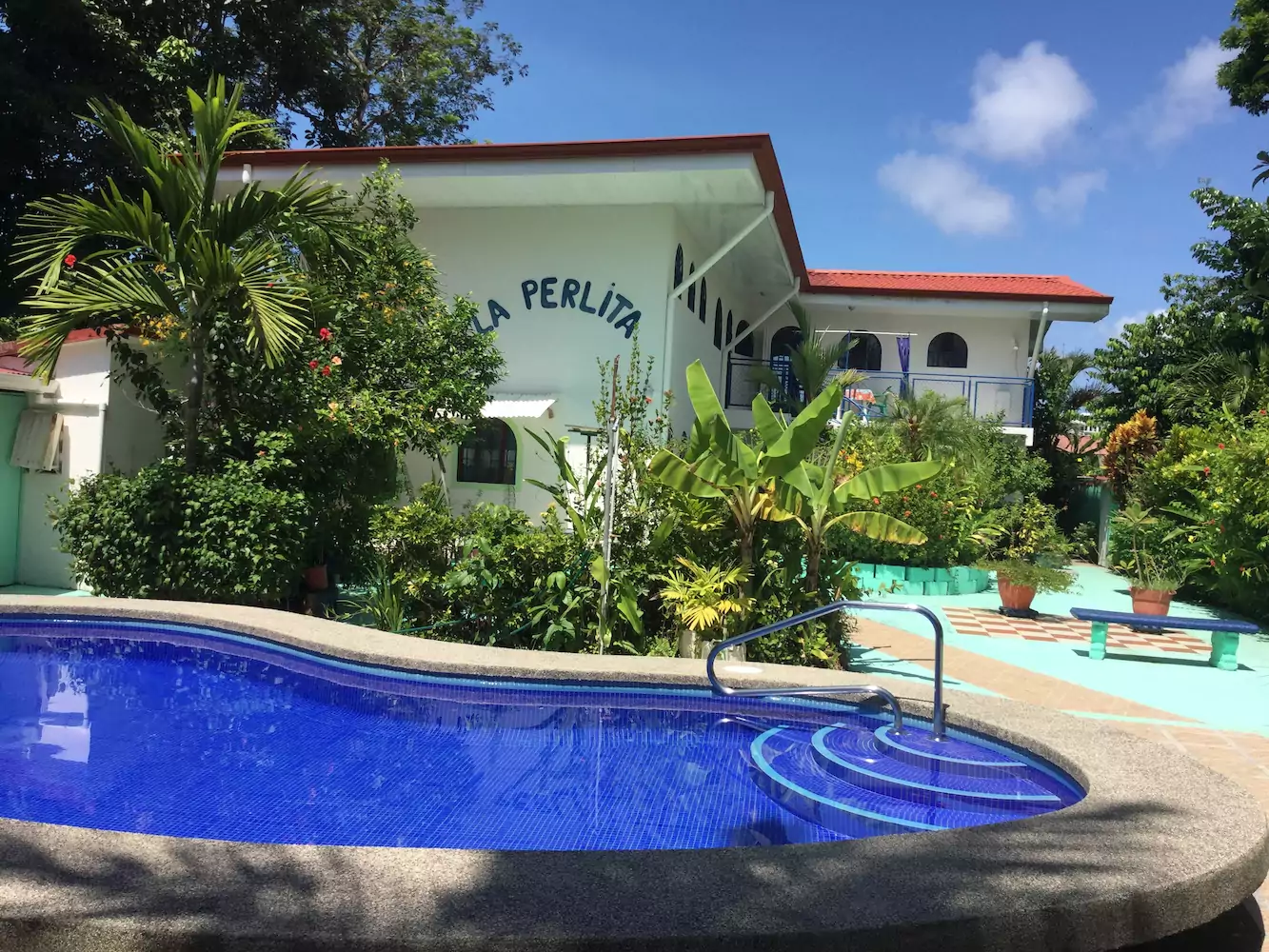 La Perlita, Jacó 2023 Price & Reviews Compared