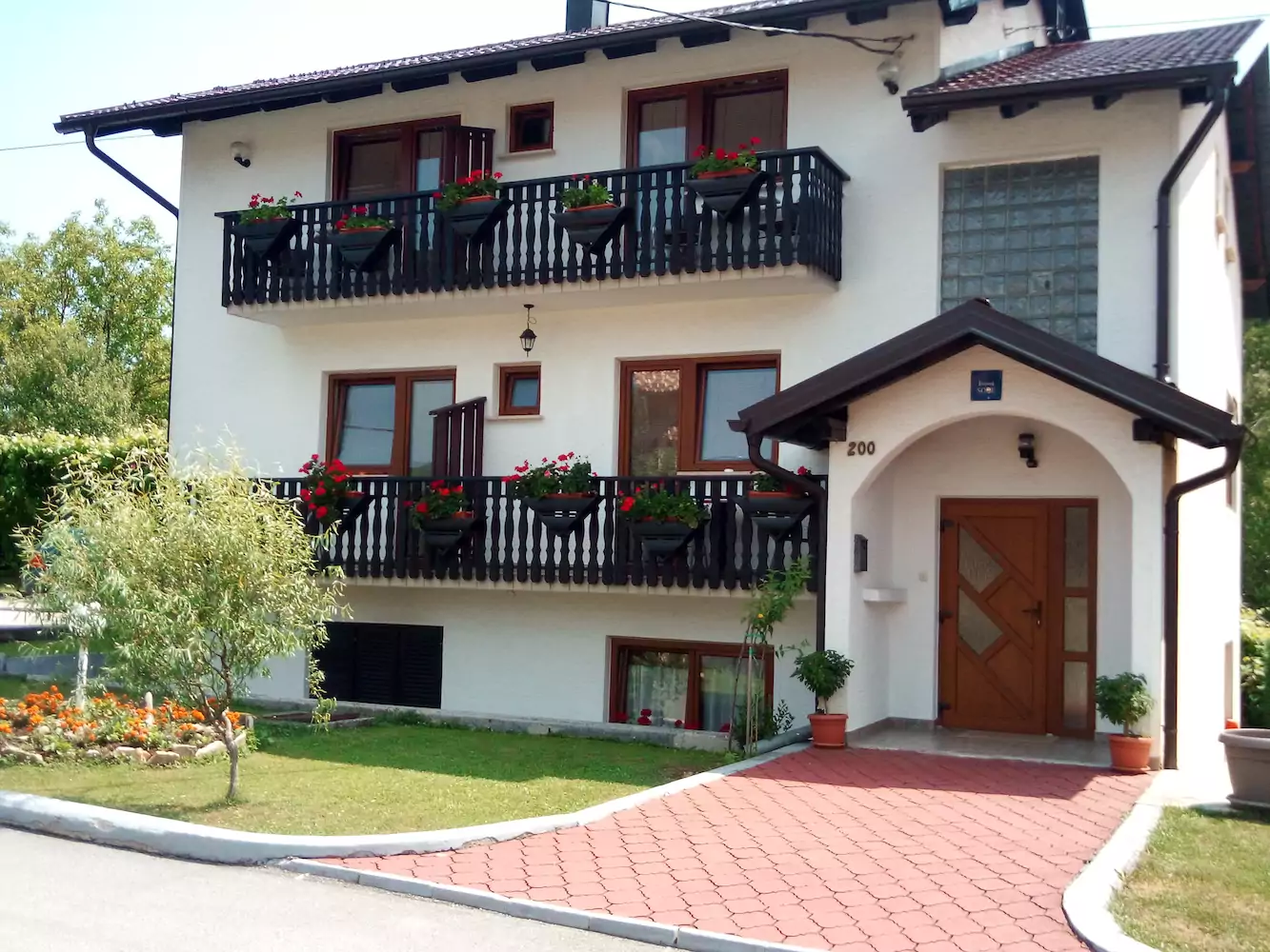 House Hodak, Drežnik Grad - Is it Worth it? NEW Reviews 2024