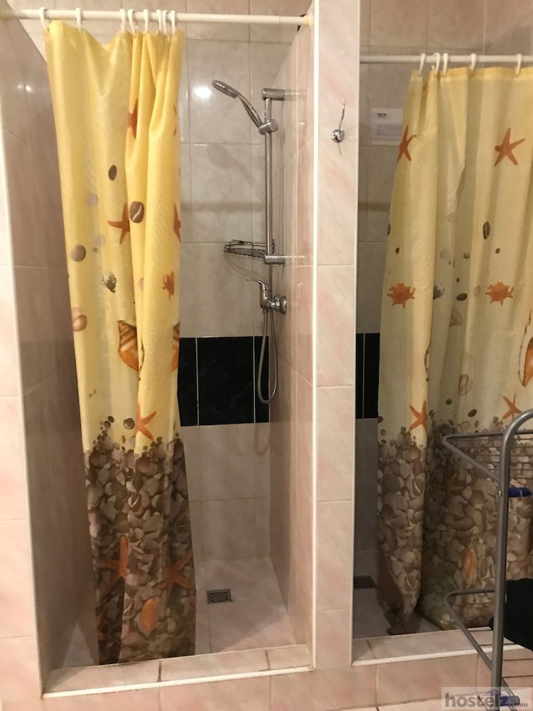 Showers in upstairs bathroom