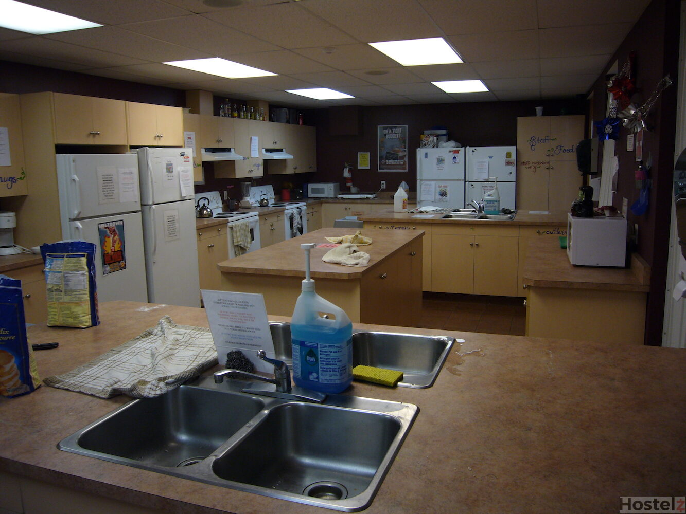 Price Comparison for SameSun Backpacker Lodge Kelowna in Kelowna