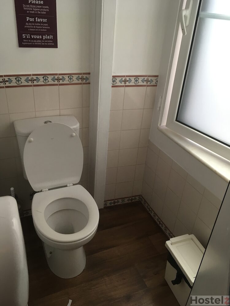 Communal bathroom 