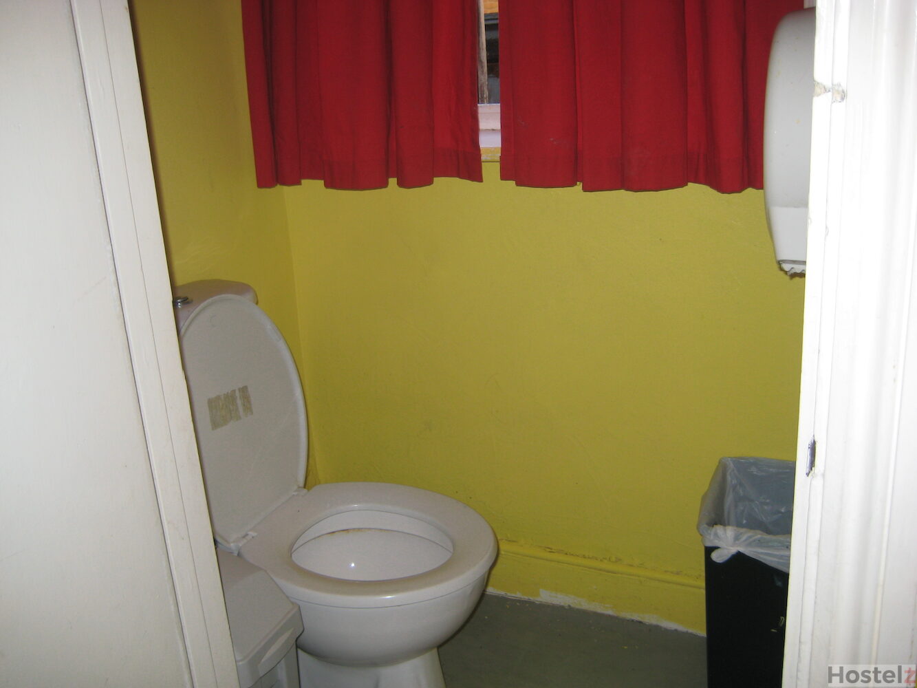 Price Comparison for Dover Castle Hostel in London (with HONEST Reviews 2022) Price Comparison for Dover Castle Hostel in London (with HONEST Reviews 2022)