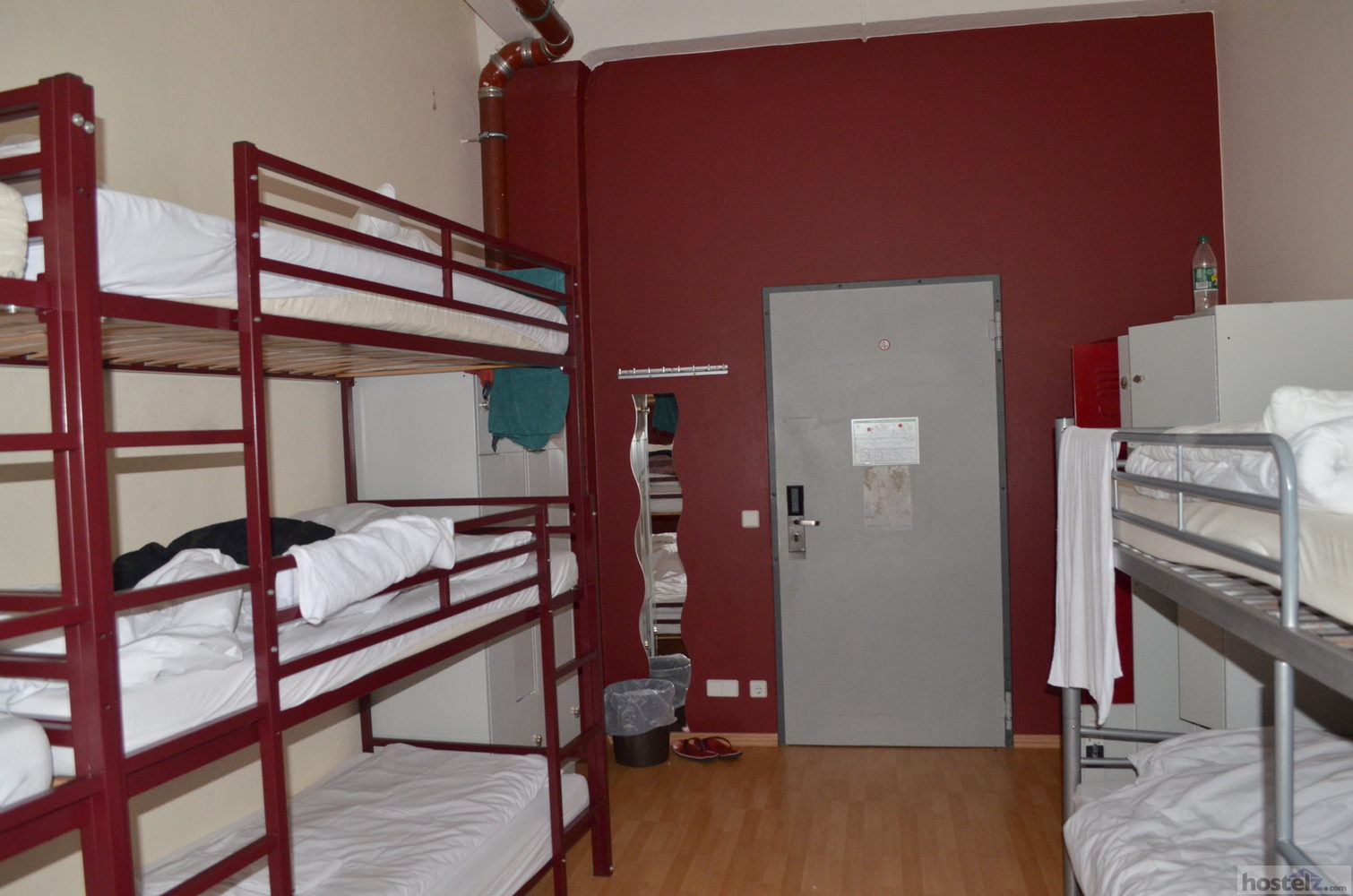 10-bed mixed dorm