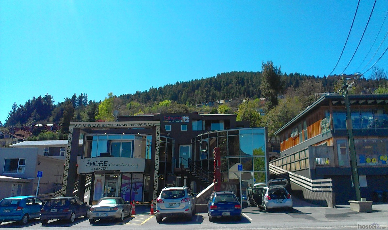 Price Comparison for Sir Cedrics Tahuna Pod Hostel in Queenstown (with