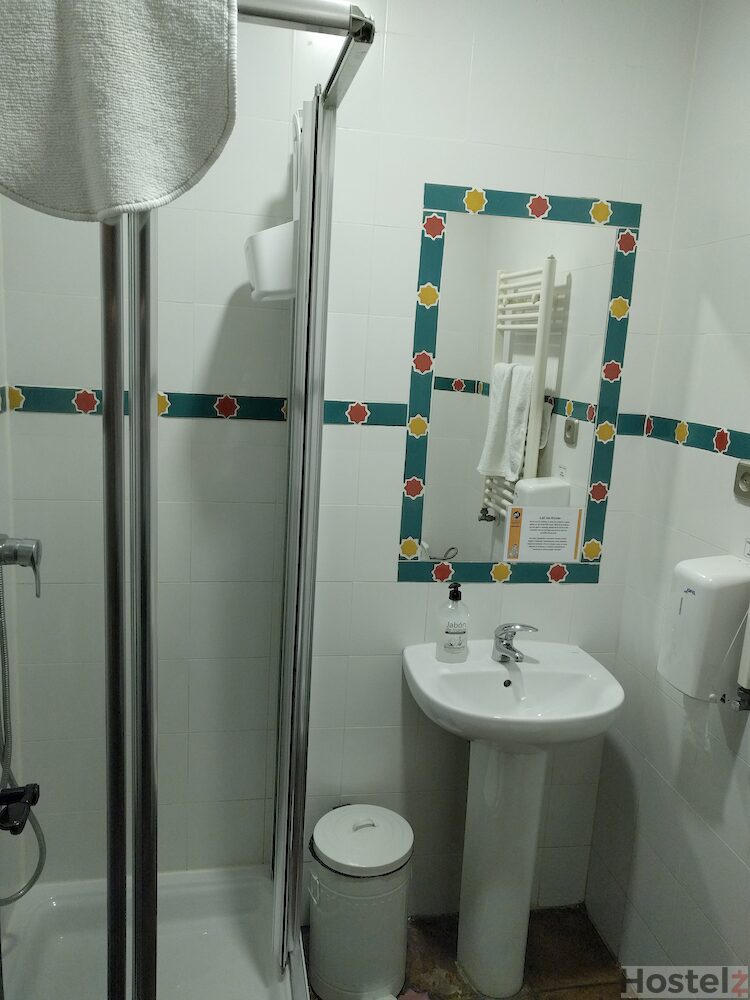 Ensuite bathroom in a different six-bed dorm