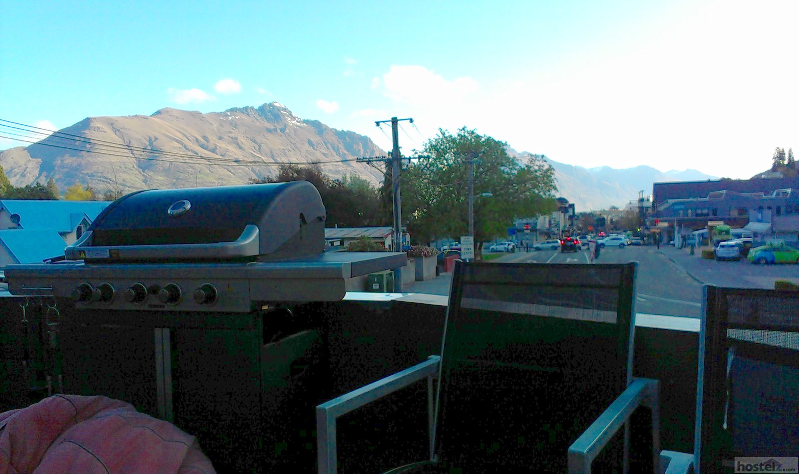 Price Comparison for Sir Cedrics Tahuna Pod Hostel in Queenstown (with