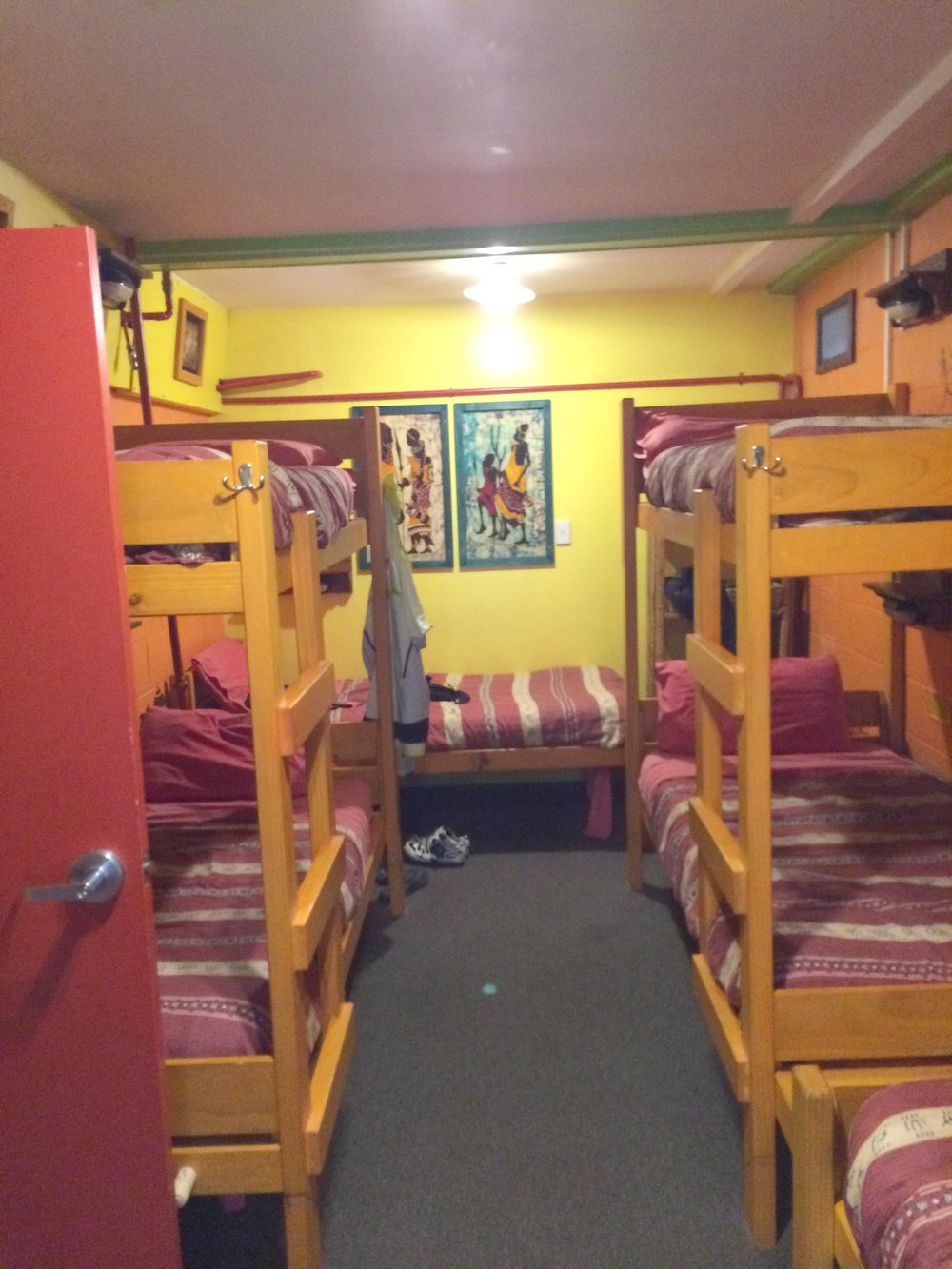 Birdsong YHA in Hokitika Prices 2020 (How to compare?)