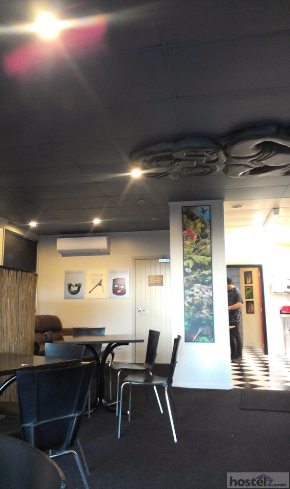 Price Comparison for Sir Cedrics Tahuna Pod Hostel in Queenstown (with