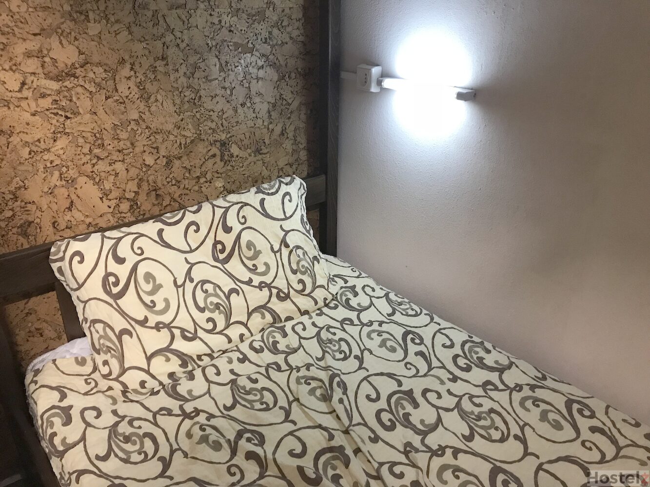 Light and outlet in bunk