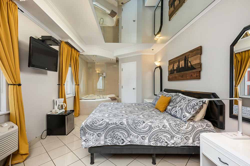 5 Hostels in Montreal with Private Rooms